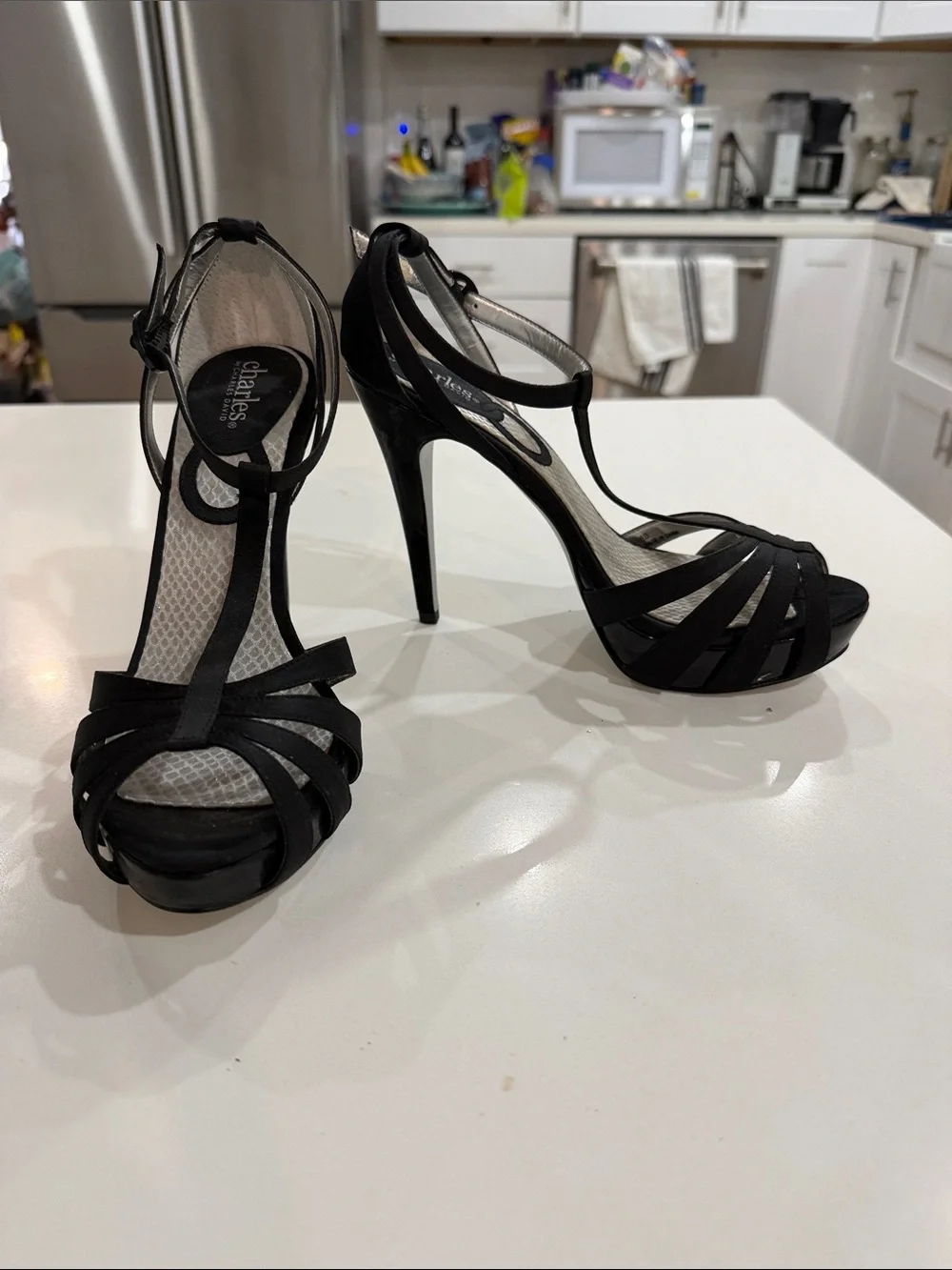 Charles David Black Strappy T‑Strap Stiletto Sandals